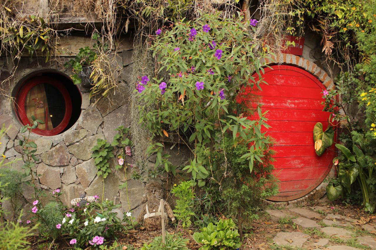 The Hobbit La Comarca Hotel Nueva San Salvador Exterior foto