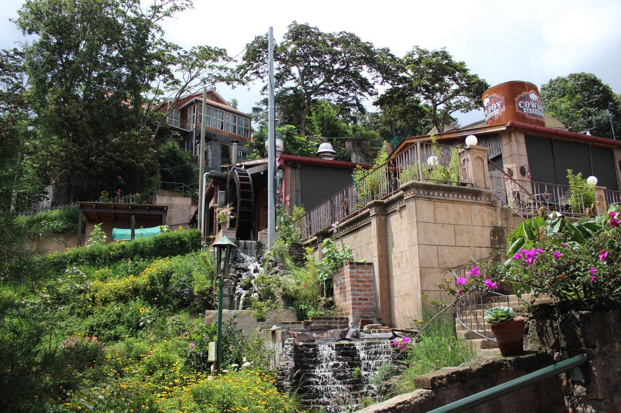 The Hobbit La Comarca Hotel Nueva San Salvador Exterior foto