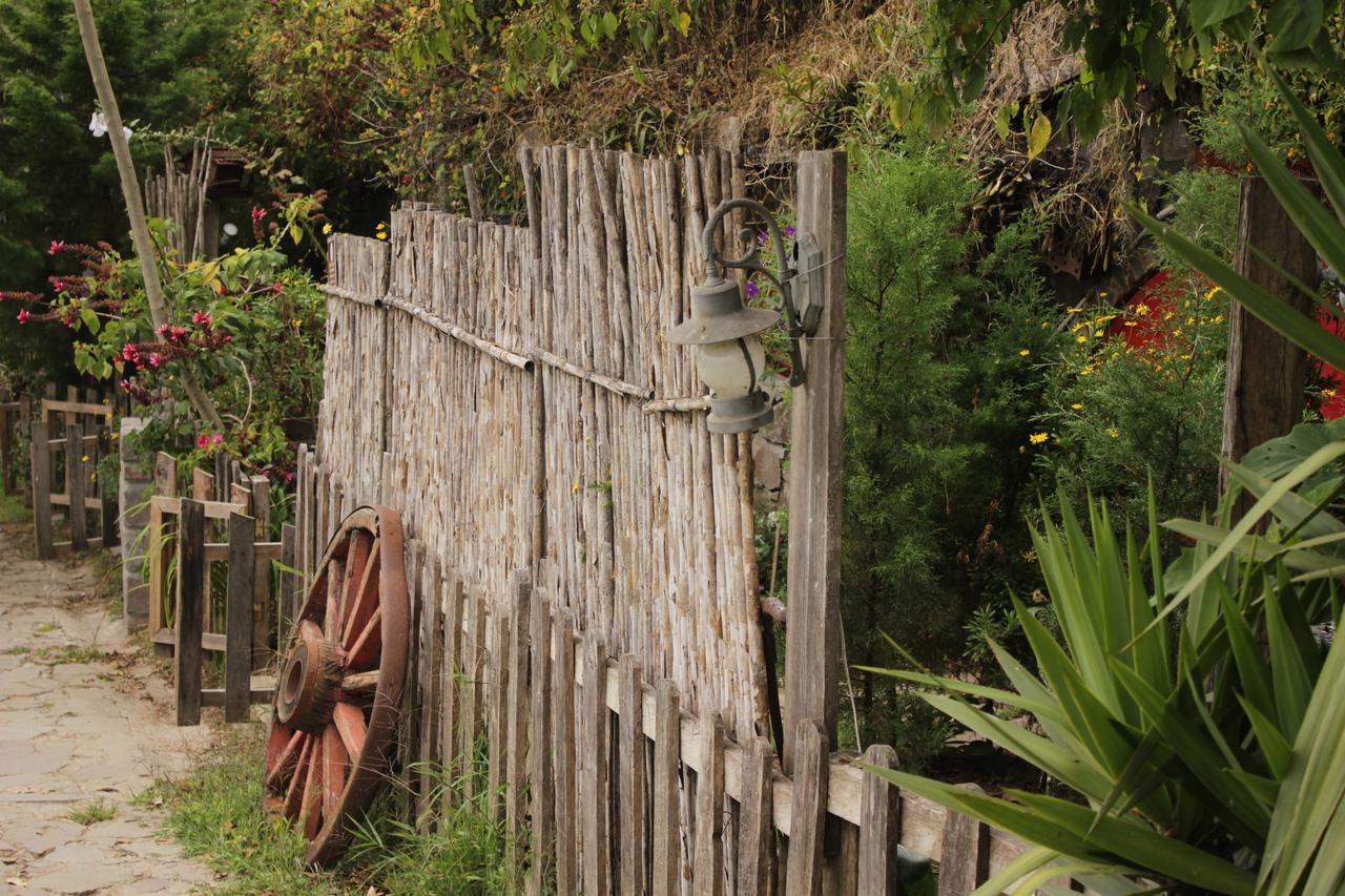 The Hobbit La Comarca Hotel Nueva San Salvador Exterior foto